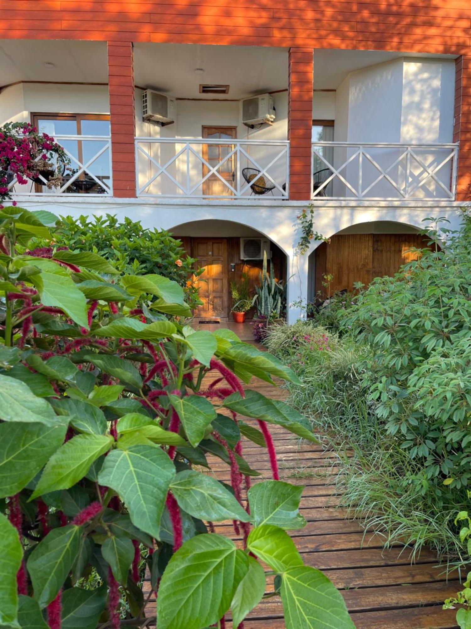 Teanehi Bed & Breakfast Hanga Roa Exterior photo