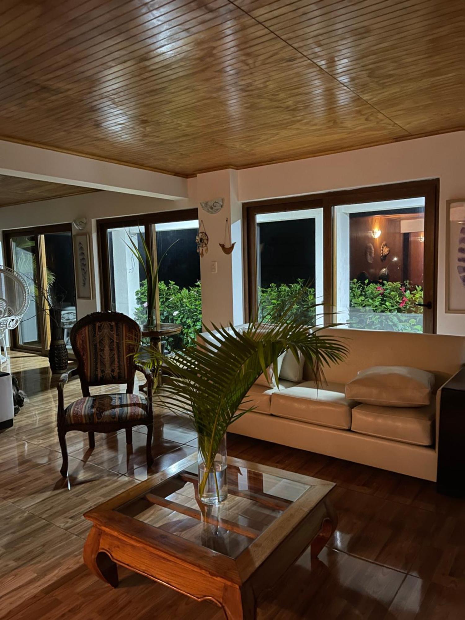 Teanehi Bed & Breakfast Hanga Roa Exterior photo