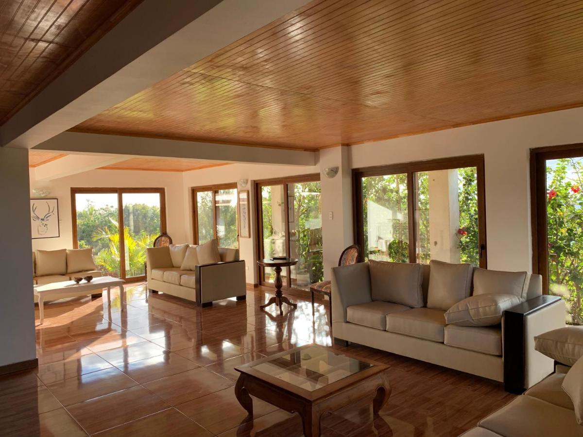 Teanehi Bed & Breakfast Hanga Roa Exterior photo