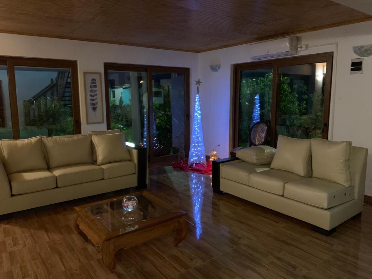 Teanehi Bed & Breakfast Hanga Roa Exterior photo