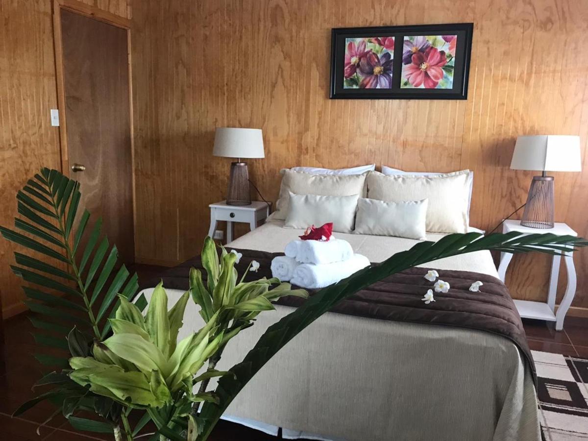 Teanehi Bed & Breakfast Hanga Roa Exterior photo
